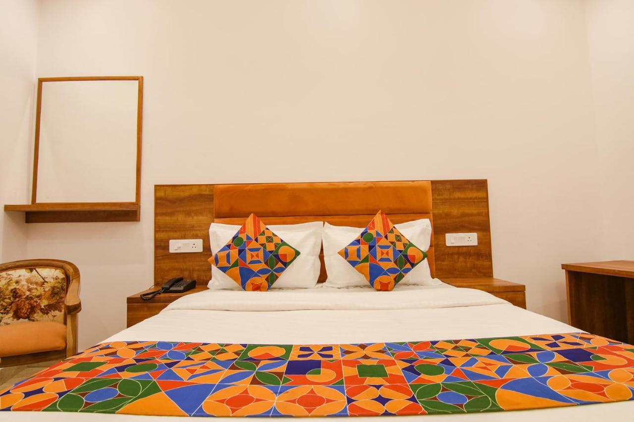 Fabhotel Ambassador Manimajra Esterno foto