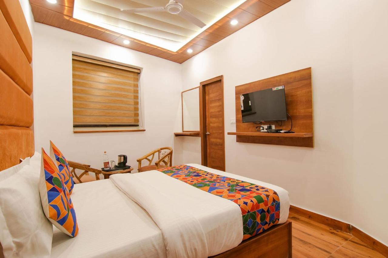 Fabhotel Ambassador Manimajra Esterno foto