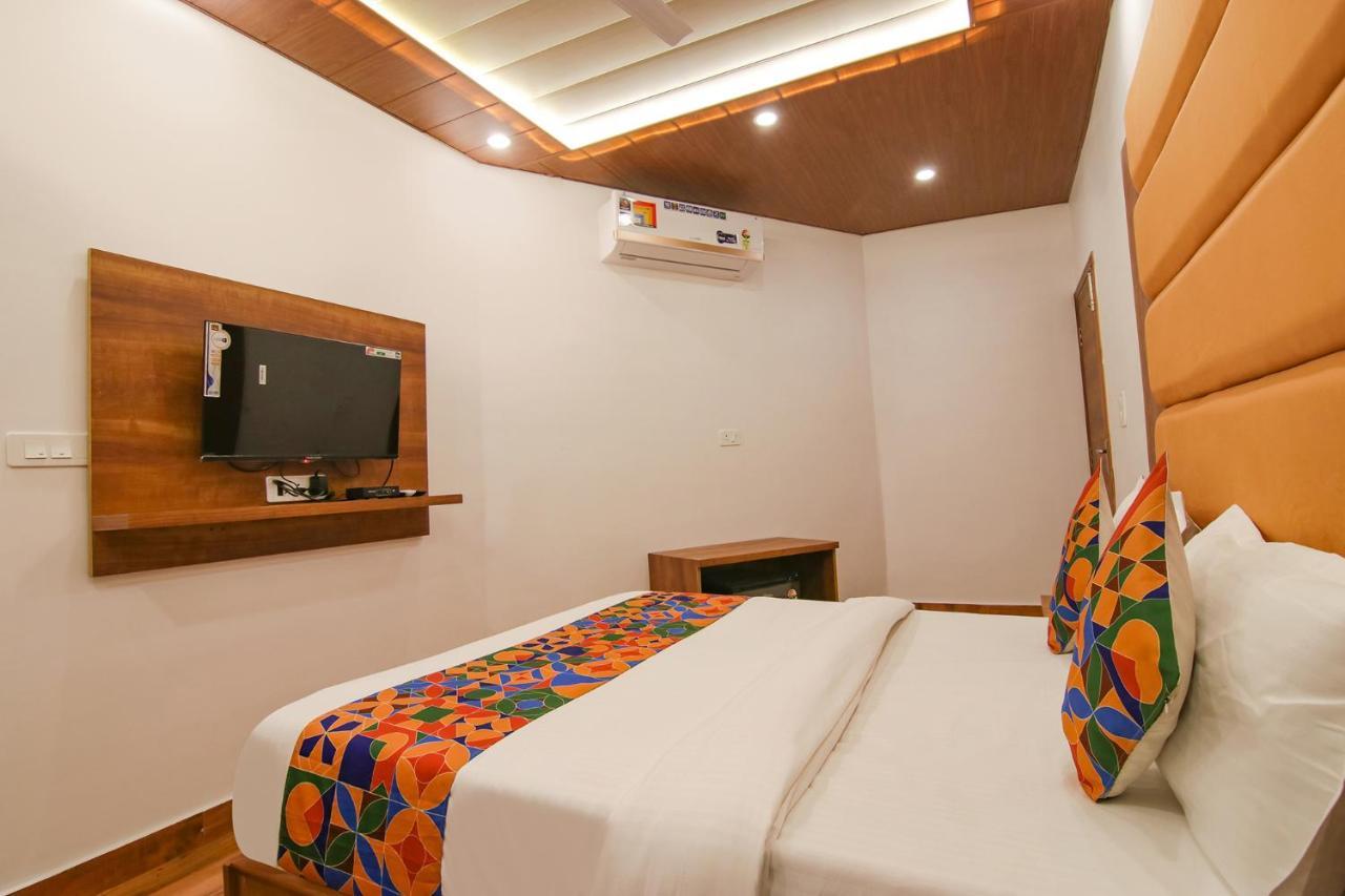 Fabhotel Ambassador Manimajra Esterno foto